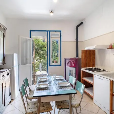 Host4u - Ligurian House With Garden In *