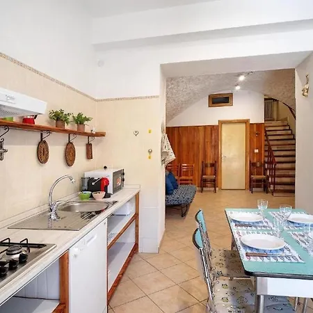 Host4u - Ligurian House With Garden In *