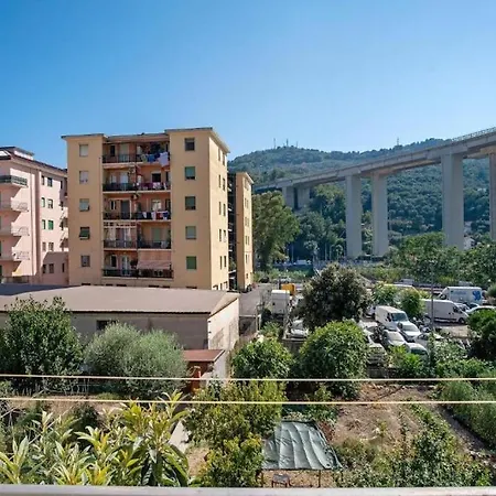 아파트 Host4u - Ligurian House With Garden In