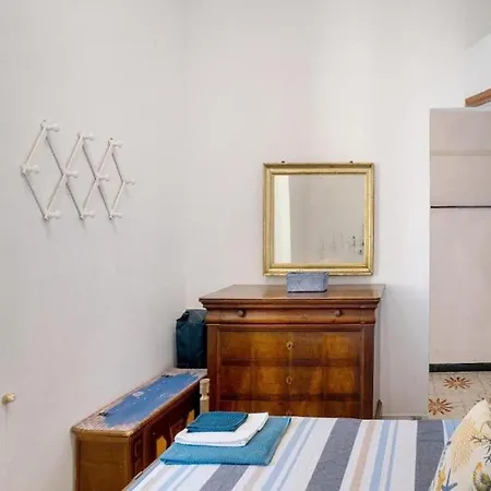 Host4u - Ligurian House With Garden In 임페리아