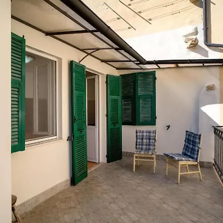 Host4u - Ligurian House With Garden In 임페리아