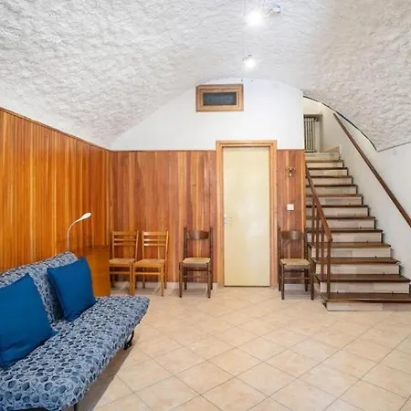 Апартаменты Host4u - Ligurian House With Garden In Империя